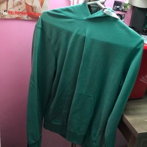 Green hoodie, Bench, Medium.